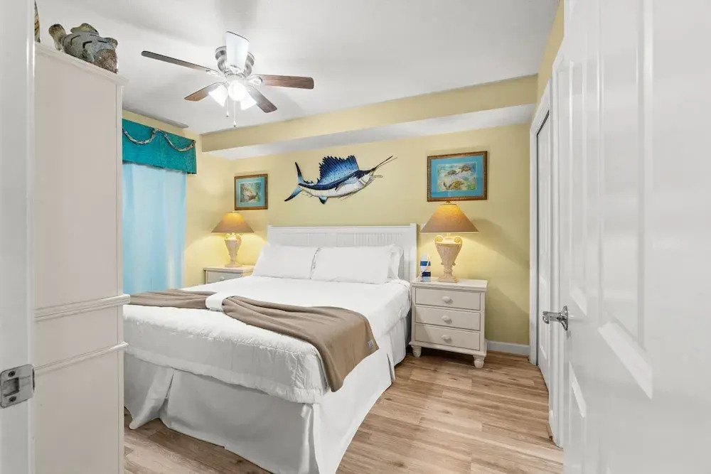 Pelican Isle 216 - Surfside Haven