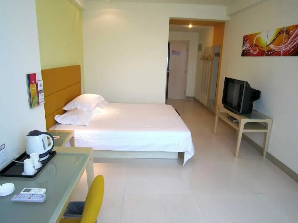 Grace Inn Luoyang Zhongyang Baihuo