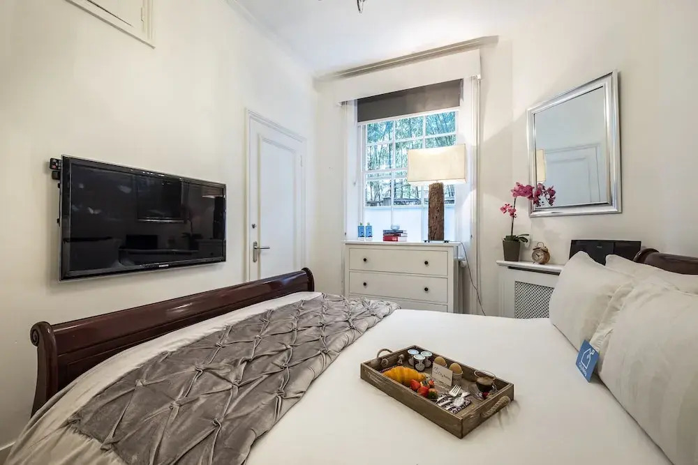 Bright Warwick Chambers Apartment - JPL