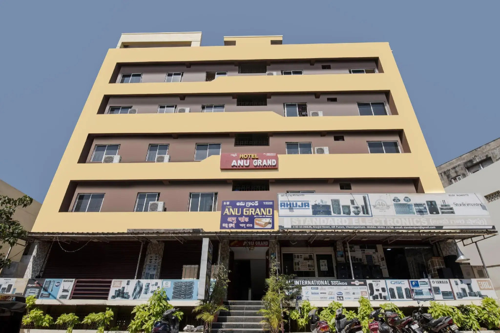 OYO 79382 Anu Grand