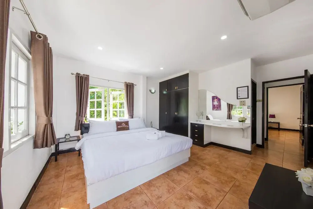 NEBULAND Luxury Pool Villa Pattaya Walking Street