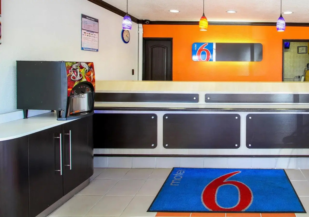 Motel 6 San Diego, CA Airport Harbor