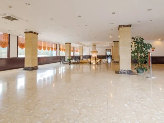 Sichuan Chaoyang Lake Hotel