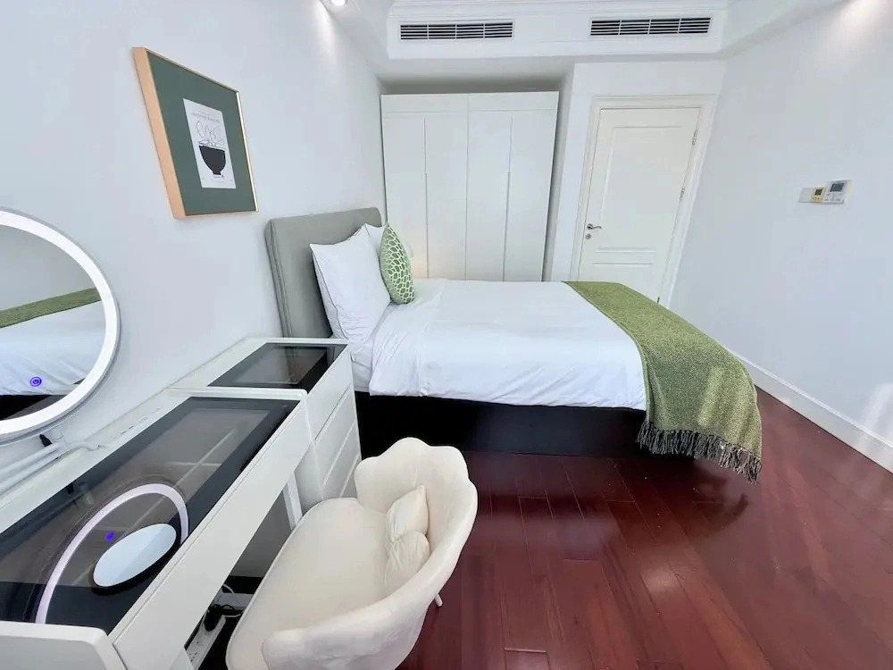 Tyms Changning 2BR near Zhongshan  Metro