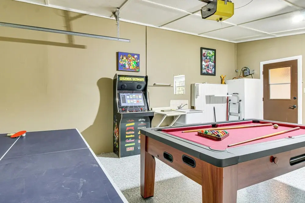 Game Room + Fireplace! Family Retreat in Pinetop