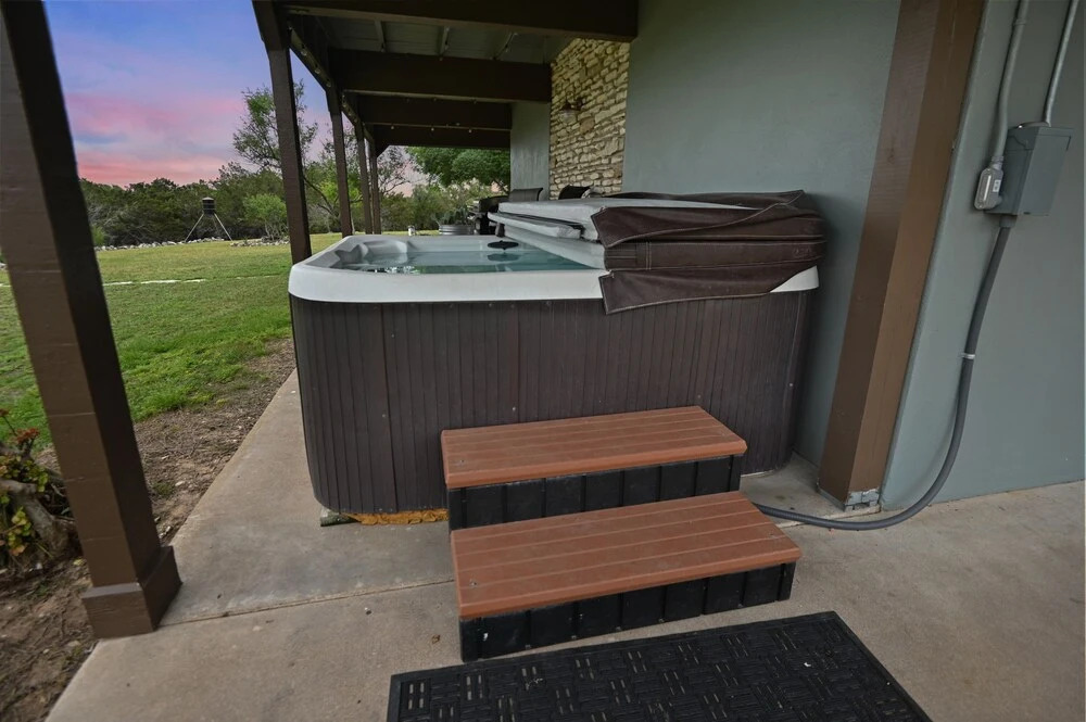Hill Top Cottage - Dog Friendly 4 Bedroom Home by RedAwning