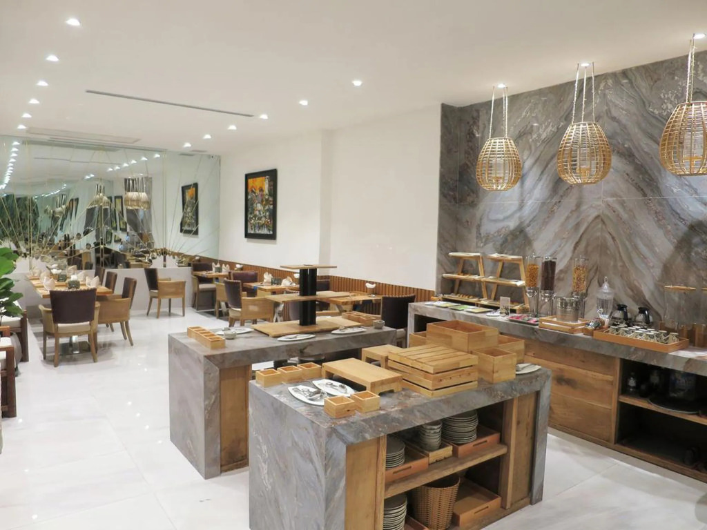 A&EM - The Petit Hotel