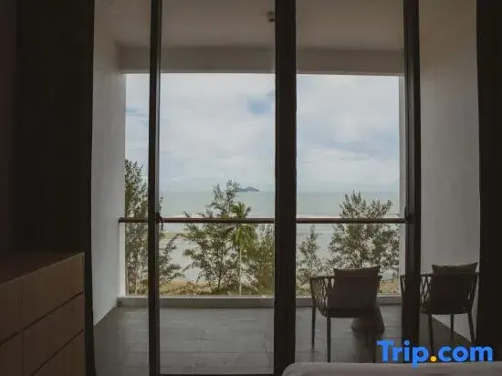 Sematan Roxy Beach Apartment