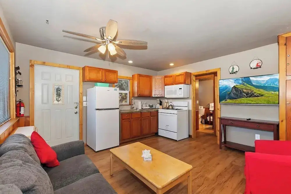 Tranquil 2-Bedroom Retreat