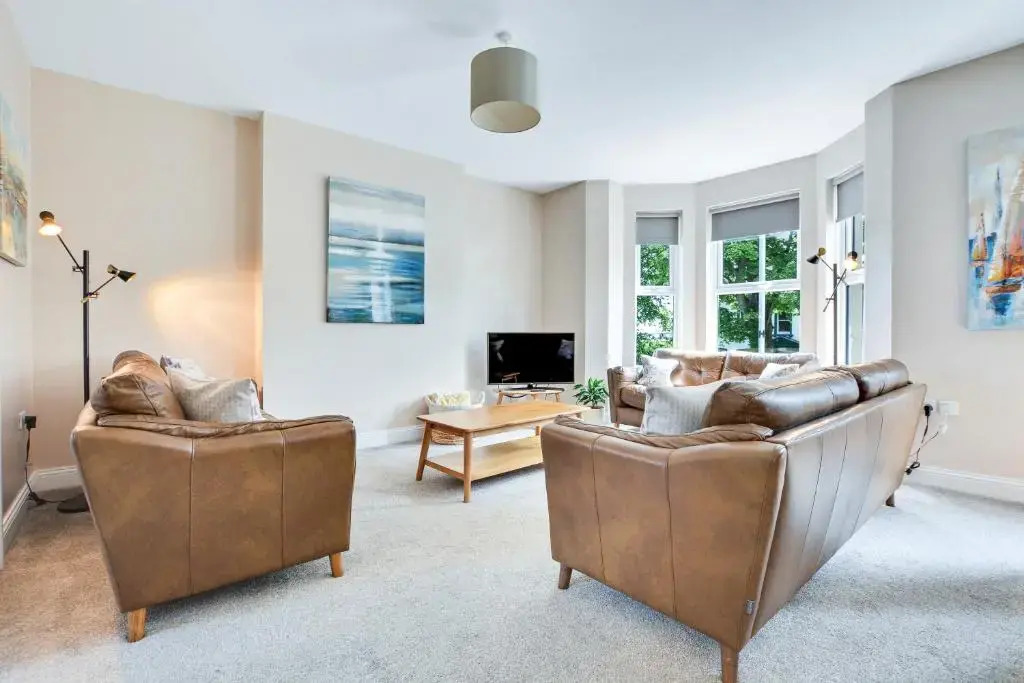 Quay House, North Coast 6 bedroom holiday home