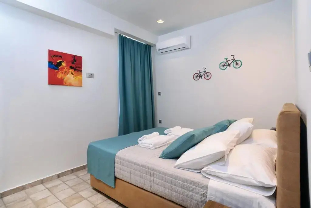 Xenios Dias Luxury Apartments With Sea View