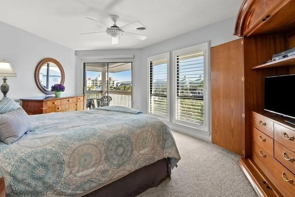 Tilghman Lakes D4 2 Bedroom Condo by RedAwning