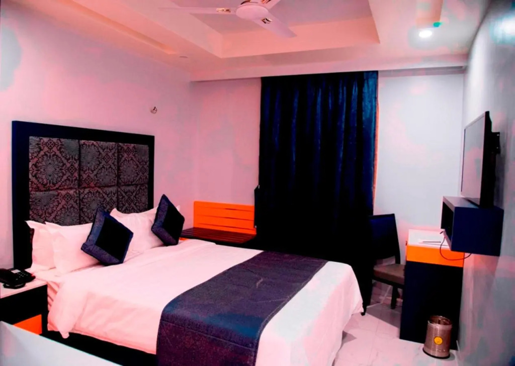 Regenta Inn Vadodara, 500m from Railway Station
