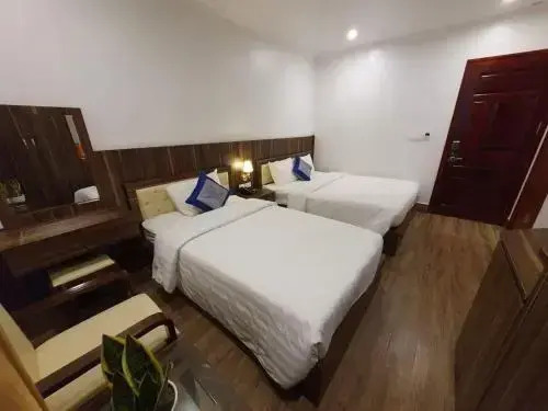 Khách sạn Hải Quân - The Marine Hotel