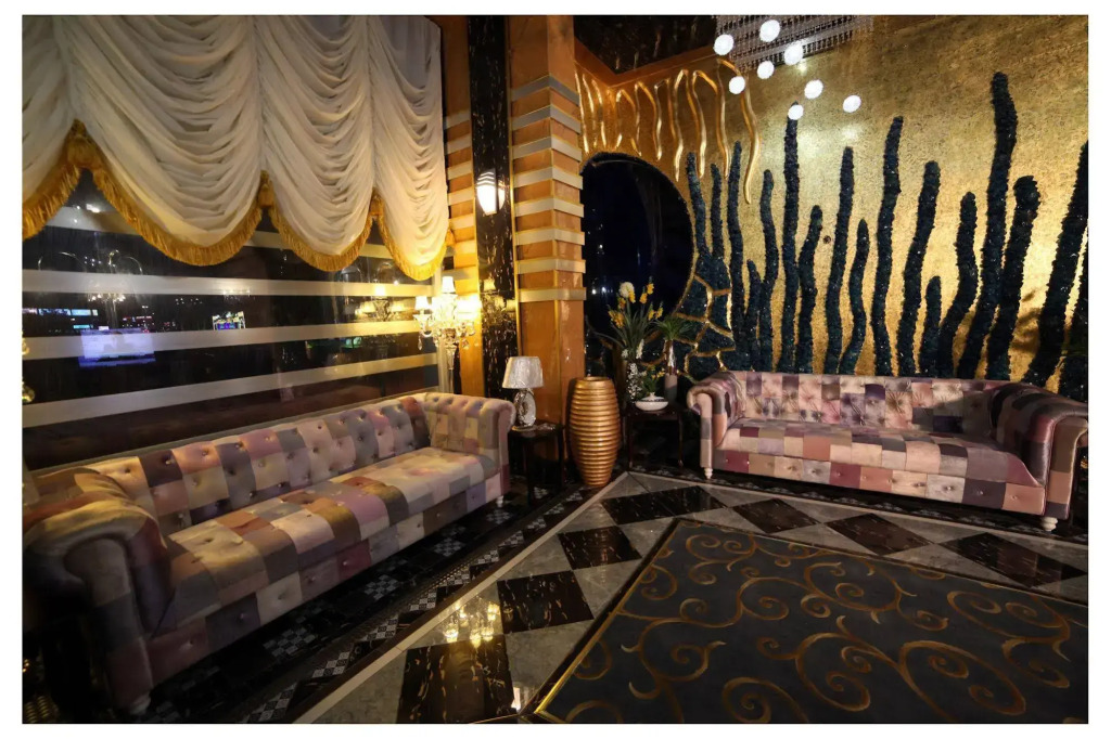 Roomi Suites Hotel