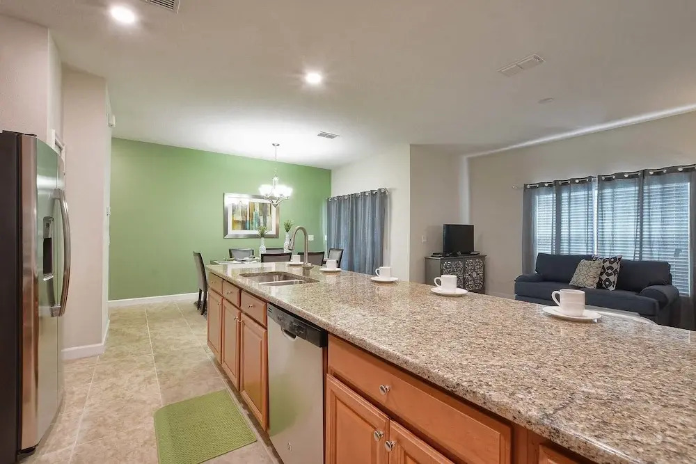 Storey Lake 4 Bedroom Townhome w Splashpool - 1618ST