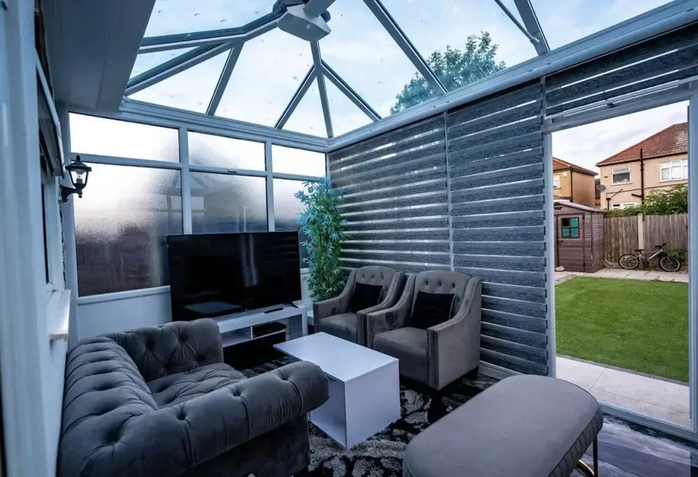 3 Bed House - Sleeps 6 With Free Parking