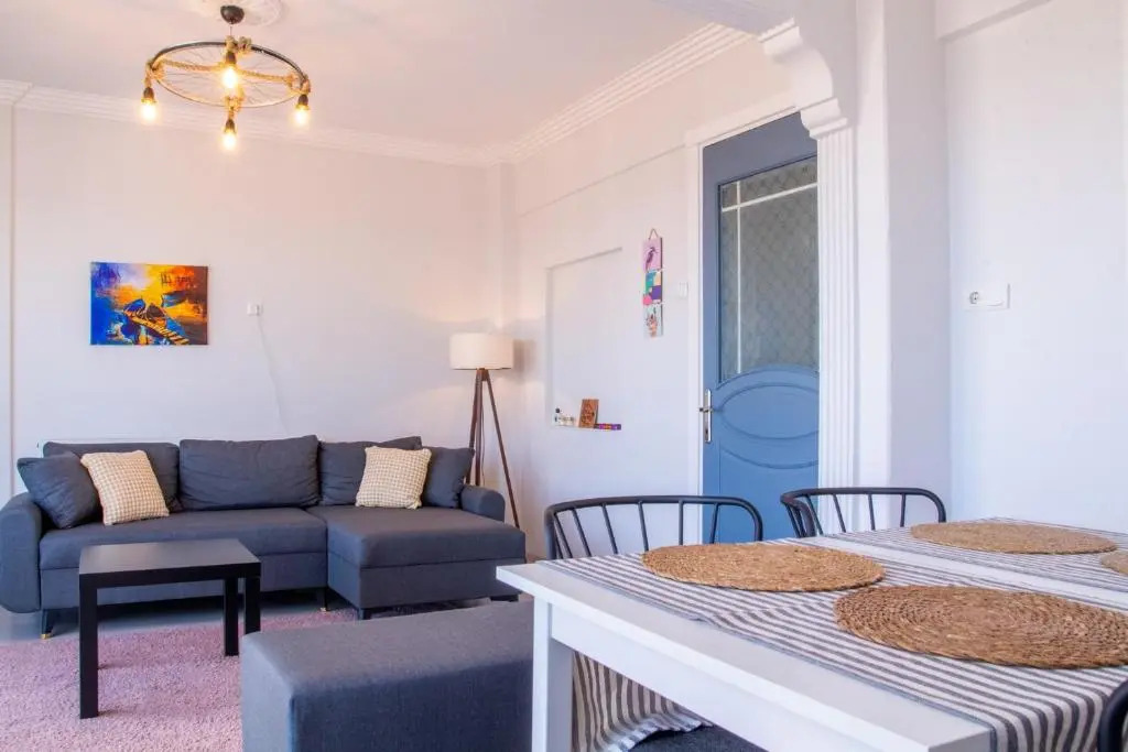 Lovely Flat in Konak with Sea View and Balcony