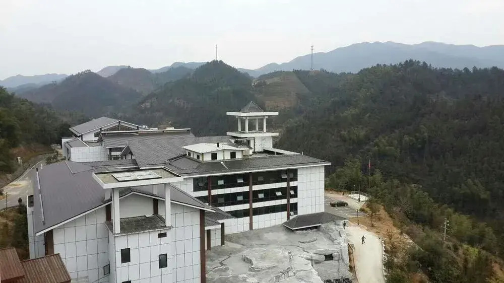 Weishan Mountain Hot Spring Villa