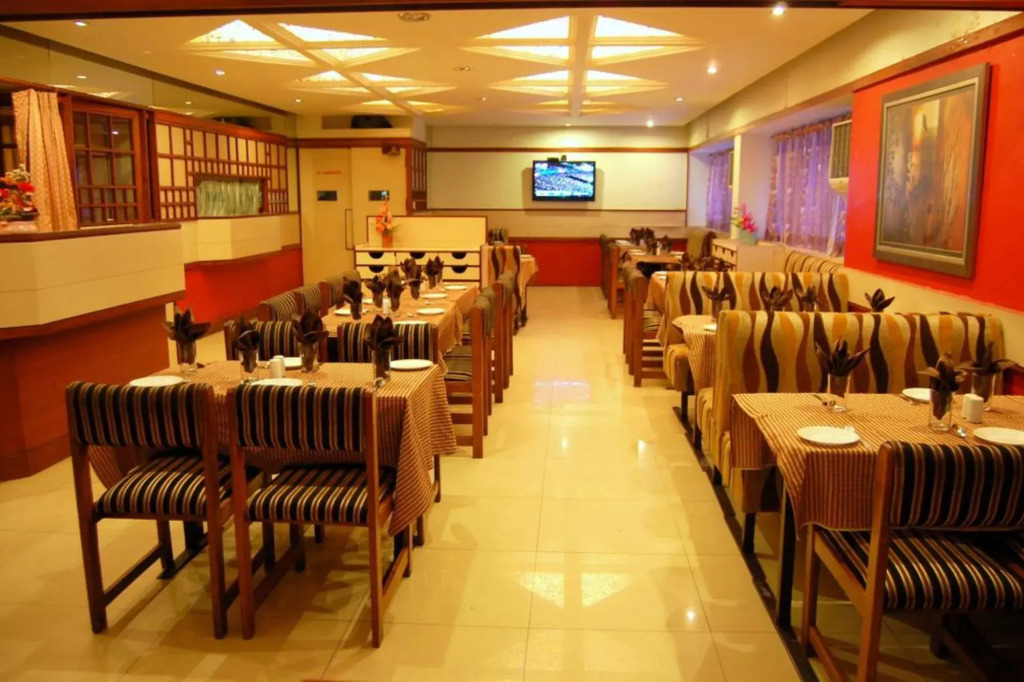 Hotel Raviraj