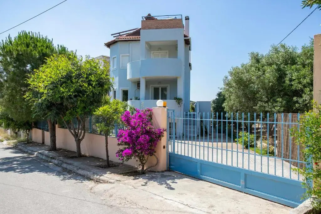 Anavyssos 1 bedrm 4 prs flat 5min walk from Beach