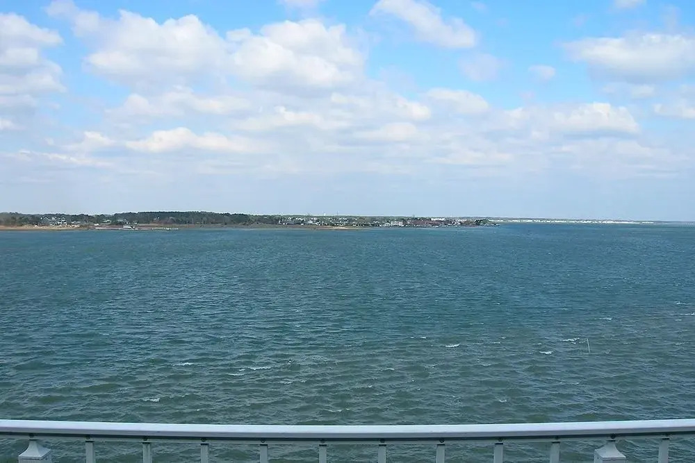 Harbour Island 39F by RedAwning