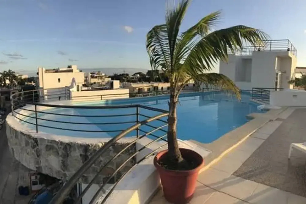 Amalfi Xlieva Penthouse. 3 Blocks From the 5th Ave