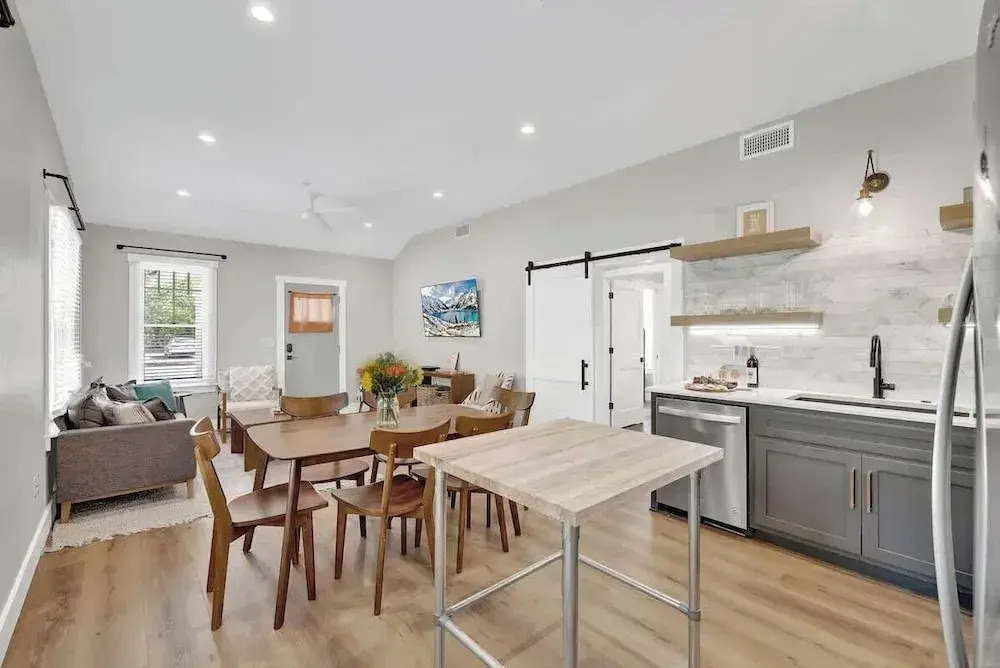 The Grove-a Charming Cottage - 2 Blks to Main St
