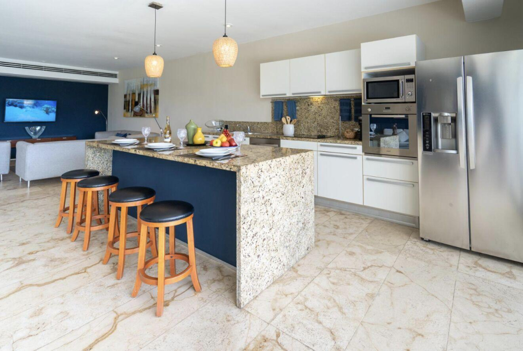 2 BR Penthouse in the heart of Playa del Carmen