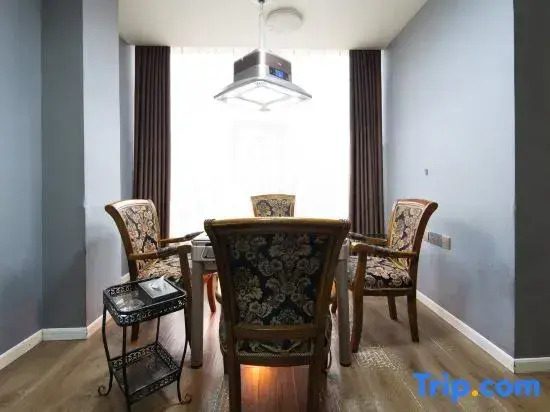 Yilong Yunshang Time Light Luxury Homestay