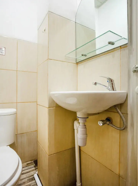 Alex Hostel by OYO Rooms