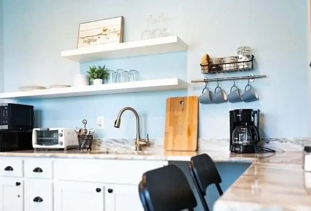 Clean & Serene House Studio - easy onoff I-40