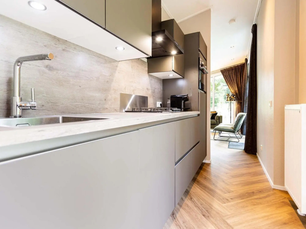 Modern chalet with hot tub, in a holiday park on the beautiful Veluwe