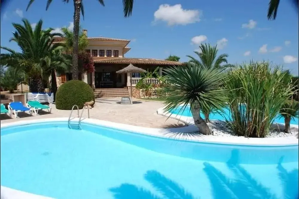 Villa - 5 Bedrooms with Pool and WiFi - 103975