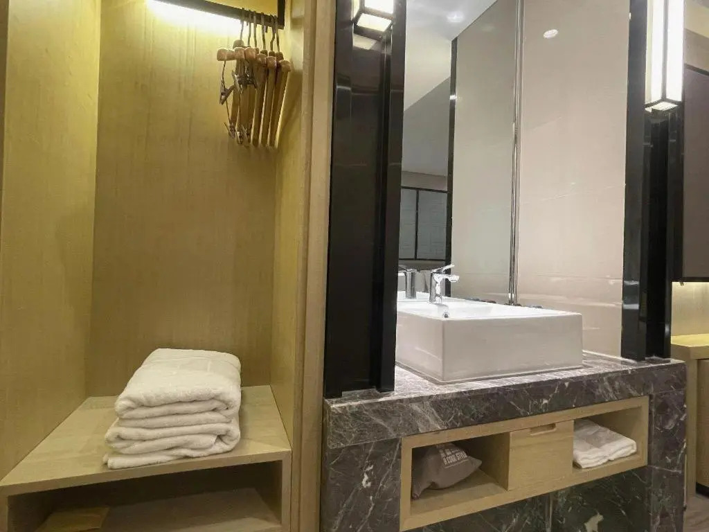 Echarm Hotel Yingshang Wuzhou Wanhui Square