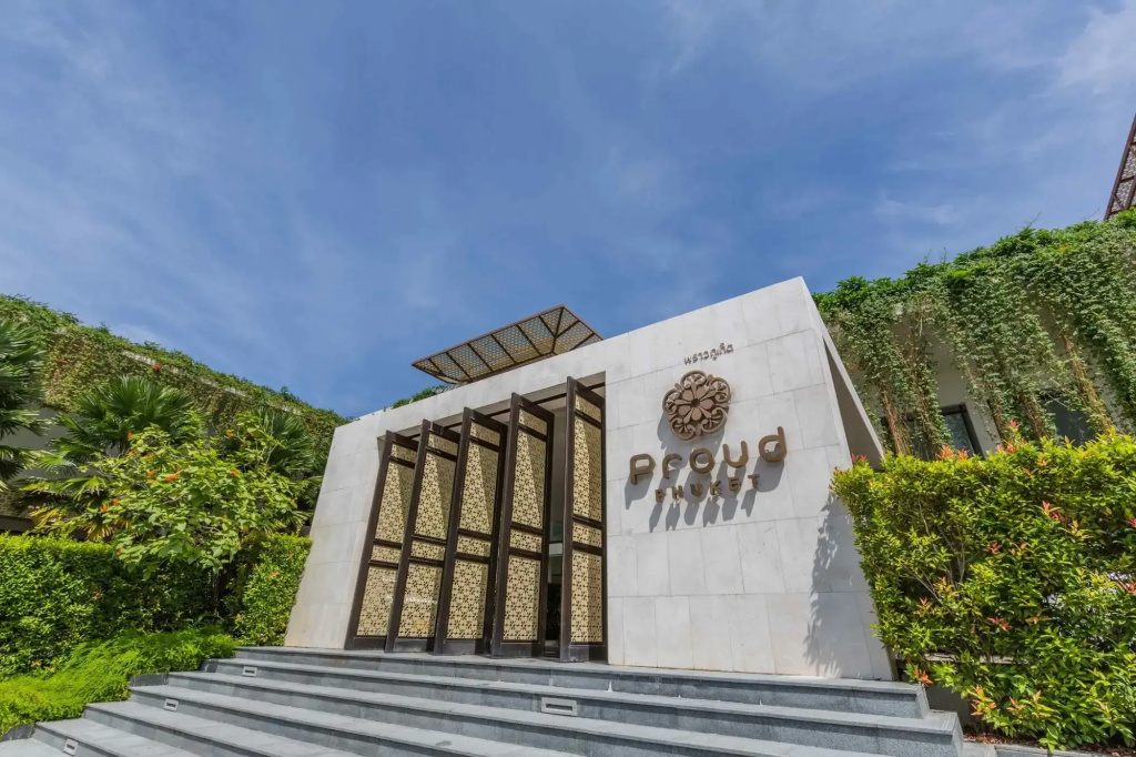 Proud Phuket, Naiyang Beach