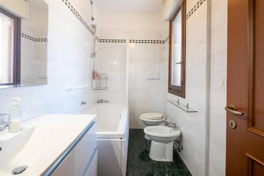 Suite a Prato con 2 Balconi