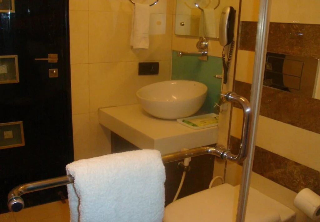 Shreyans Inn
