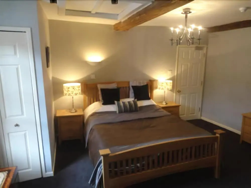 Queenshead Inn