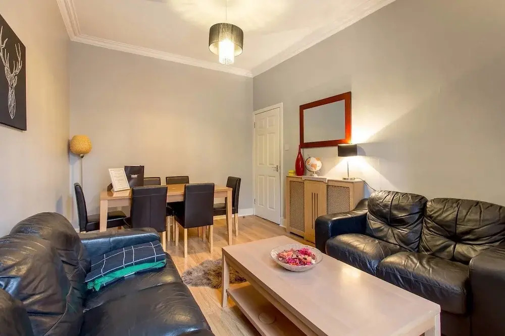 St Mary's Street 3 Bed Apartment In the Old Town