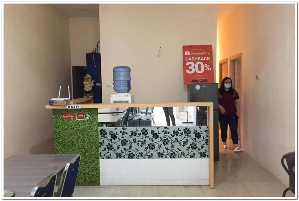 RedDoorz Plus @ Losari Makassar