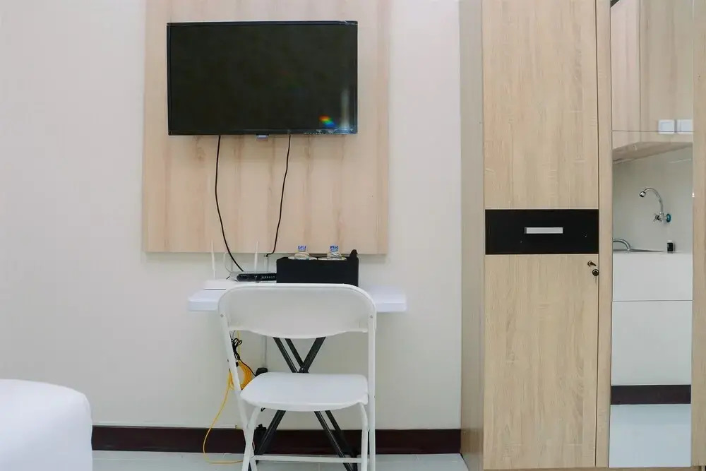 Minimalist and Convenient Studio Cinere Resort Apartment