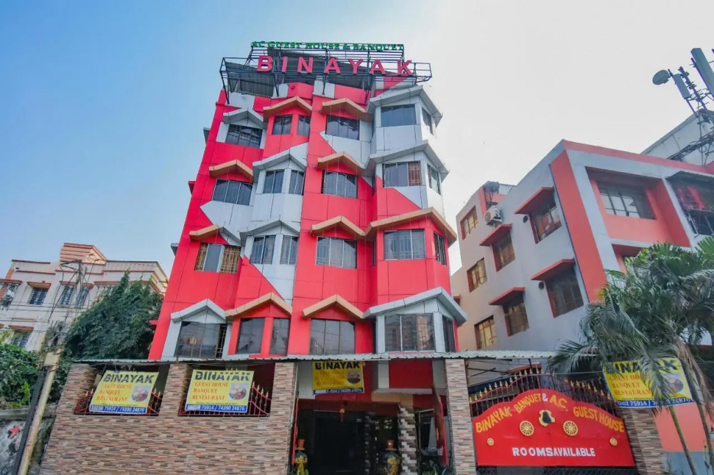 OYO Flagship 77620 Binayak Banquet & Ac Guest House