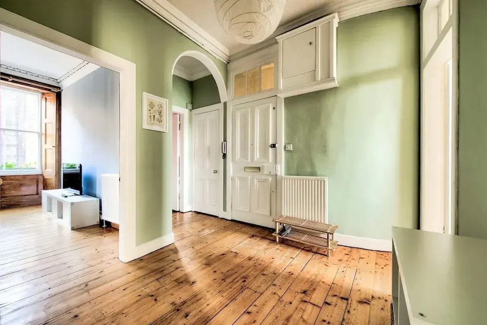 Lovely 2Br Home Next To The Castle