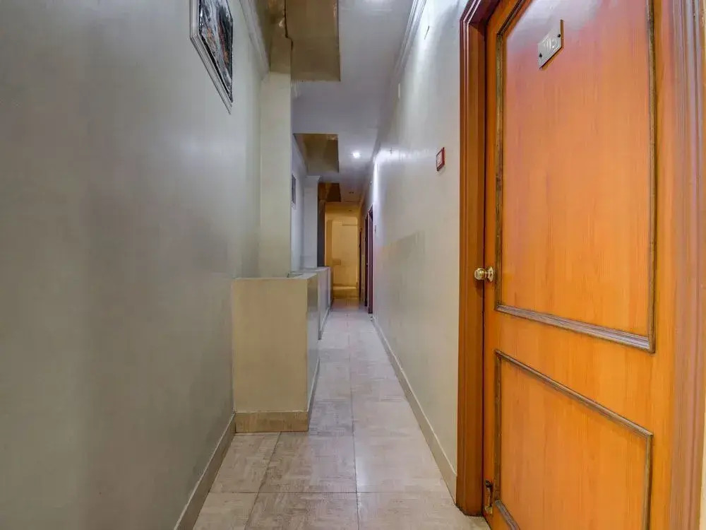 OYO Flagship 7852 Hotel Embassy