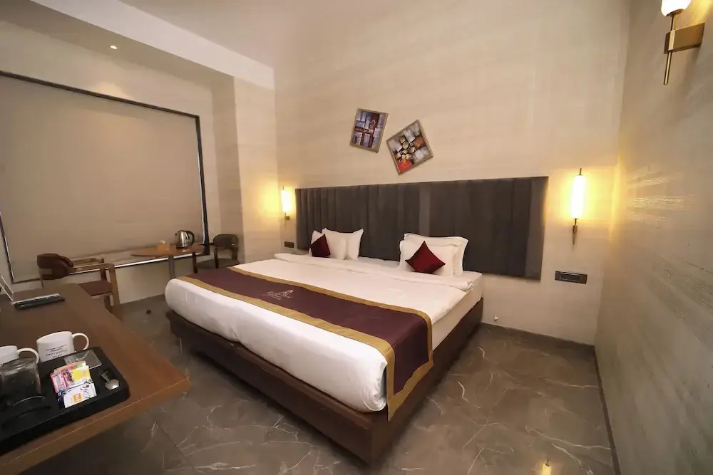 Hotel Reyansh Pride