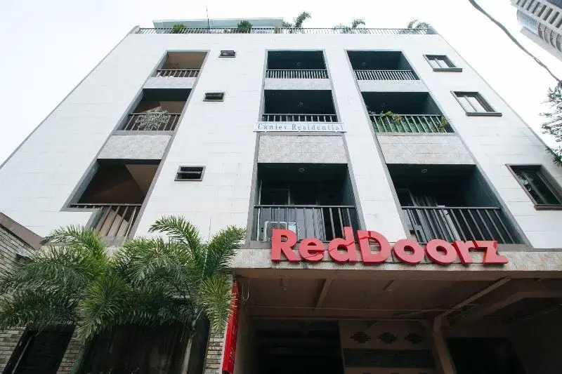 RedDoorz Plus at Canley Residential