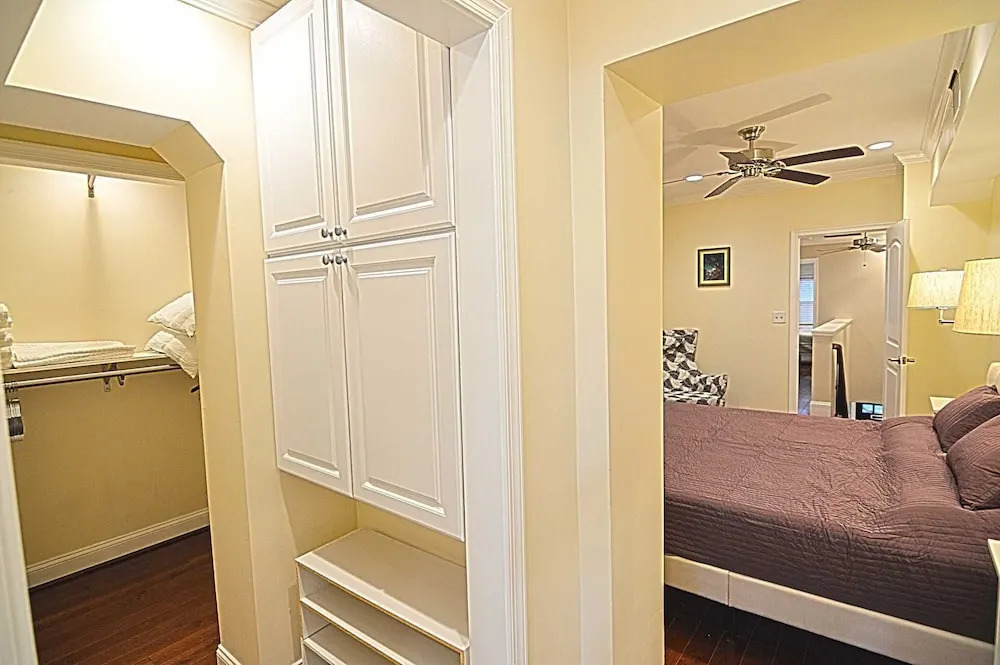 1826 Northwest Townhome #1060 - 3 Br Townhouse