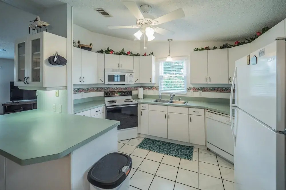 Granada Court 1244 by White Pelican VR