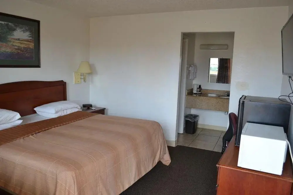 Budget Inn & Suites